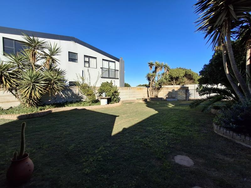 4 Bedroom Property for Sale in Britannia Bay Western Cape